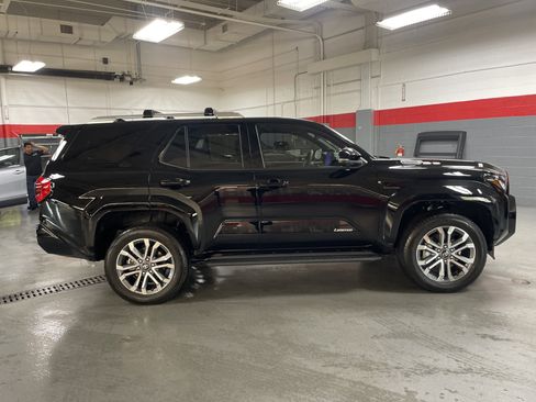 Used 2025 Toyota 4Runner Limited image 11