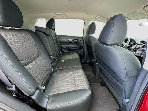 Used 2019 Nissan Rogue SV FWD image 18
