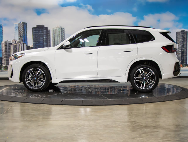Used 2027 BMW X1 xDrive28i AWD/4WD image 6