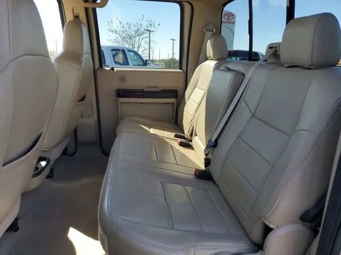Used 2010 Ford F250 Lariat image 10
