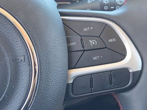 Used 2023 Jeep Renegade Trailhawk AWD/4WD image 29