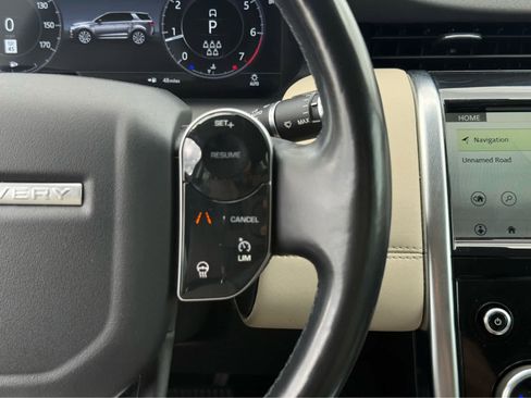 Used 2020 Land Rover Discovery Sport SE AWD/4WD image 27