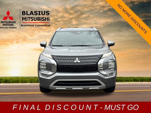 Used 2022 Mitsubishi Outlander SEL image 3