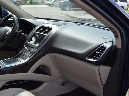 Used 2017 Lincoln MKX Reserve w/ Lincoln MKX Climate Package image 34