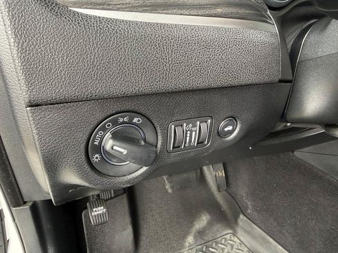 Used 2019 Chrysler 300 Touring L w/ Quick Order Package 2EF RWD image 14