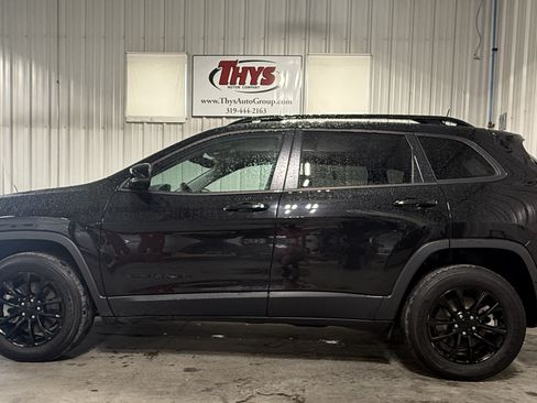 Used 2023 Jeep Cherokee Altitude Lux AWD/4WD image 15