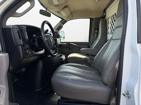 Used 2021 Chevrolet Express 2500 w/ Driver Convenience Package RWD image 9