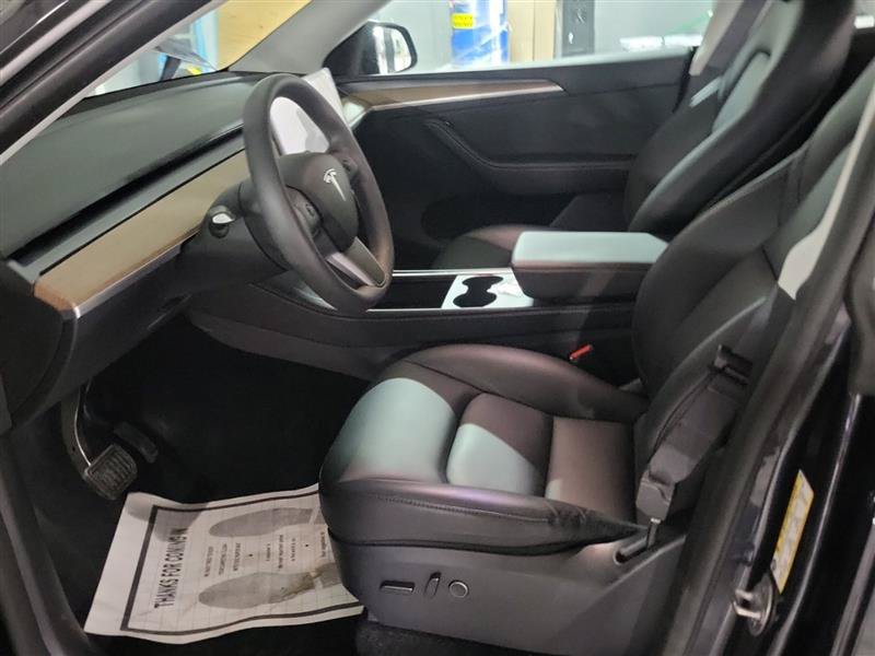 Used 2024 Tesla Model Y Long Range AWD/4WD image 6