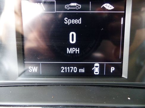Used 2018 Chevrolet Cruze LT w/ Convenience Package FWD image 27