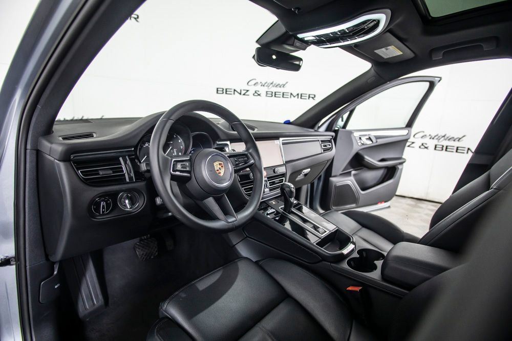 Used 2025 Porsche Macan Turbo AWD/4WD image 20