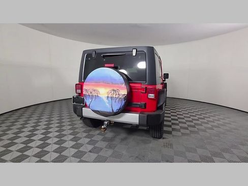 Used 2013 Jeep Wrangler Unlimited Sahara w/ Connectivity Group AWD/4WD image 40