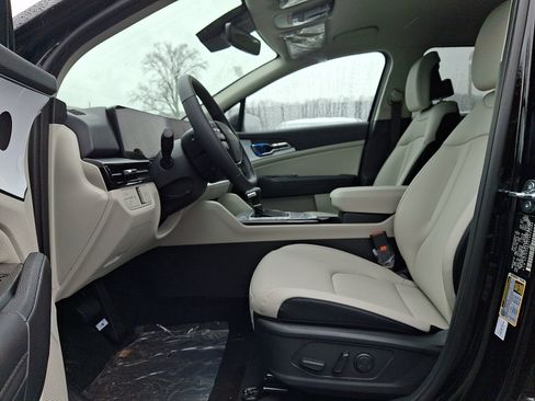 New 2026 Kia Sportage EX FWD image 8