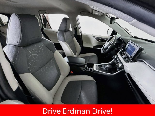 Certified 2021 Toyota RAV4 XLE FWD image 24