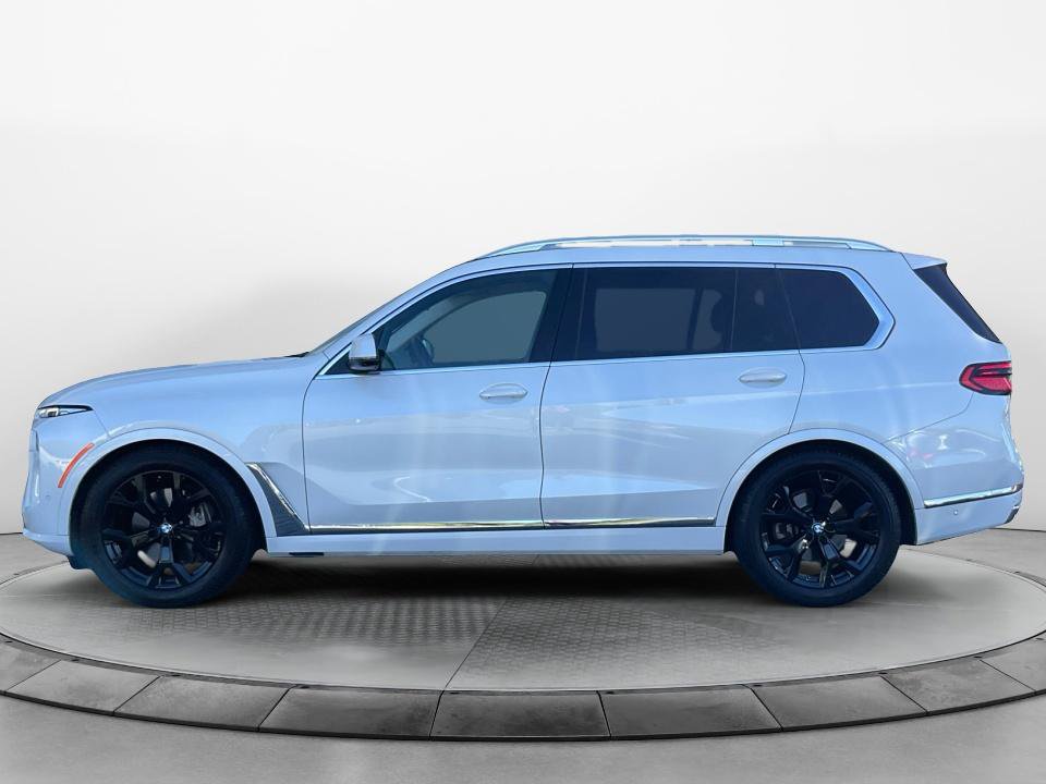 Used 2024 BMW X7 xDrive40i w/ Premium Package AWD/4WD image 4
