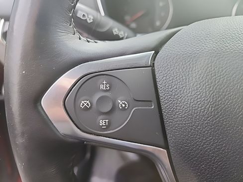 Used 2018 Chevrolet Traverse LT image 19