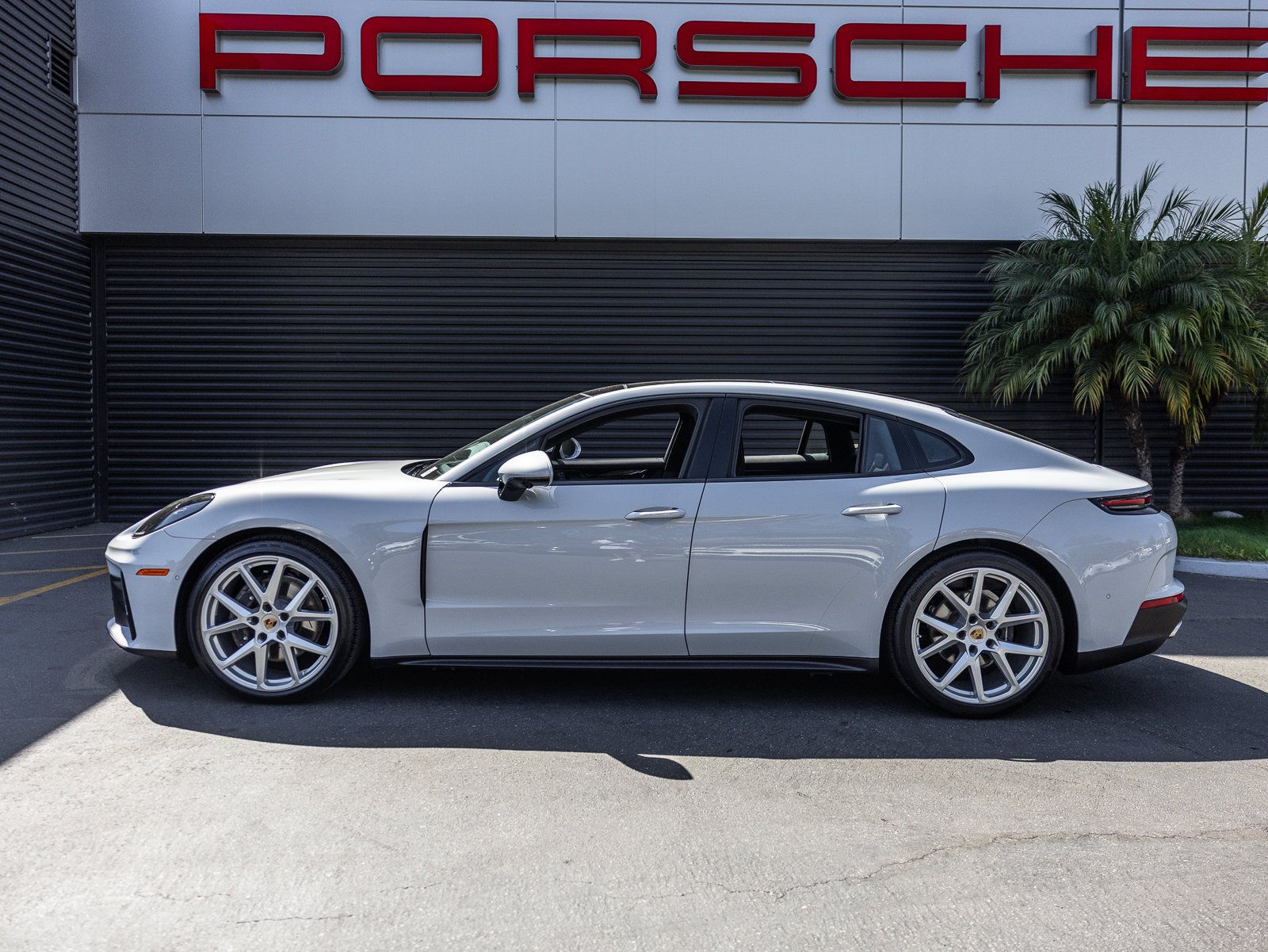 Certified 2025 Porsche Panamera 4 AWD/4WD image 2