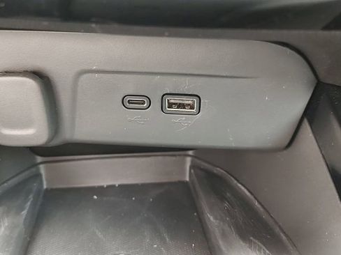 Used 2025 Chevrolet Trax ACTIV w/ Sunroof Package FWD image 17