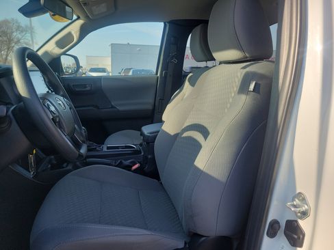 Used 2022 Toyota Tacoma SR image 15