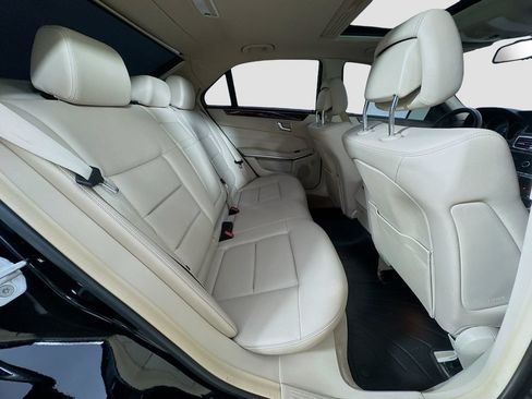 Used 2016 Mercedes-Benz E 350 4MATIC Sedan image 33