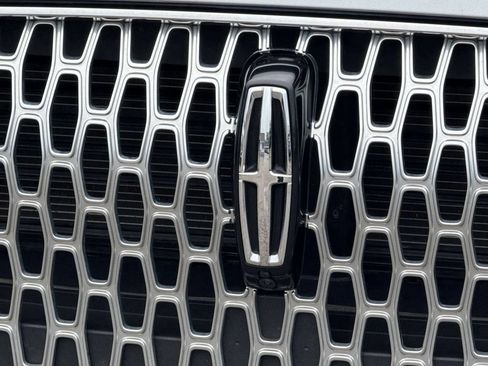 Certified 2024 Lincoln Corsair AWD w/ Equipment Group 101A image 9