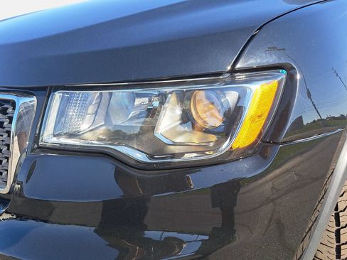 Used 2020 Jeep Grand Cherokee Limited AWD/4WD image 32