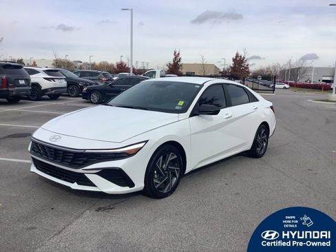 Used 2025 Hyundai Elantra SEL w/ Cargo Package FWD image 1