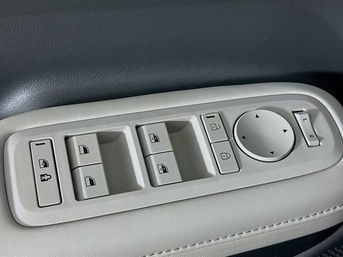 Used 2025 Hyundai Santa Fe SEL FWD image 15