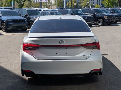 Used 2019 Toyota Avalon XSE w/ Carpet Mat Package FWD image 4