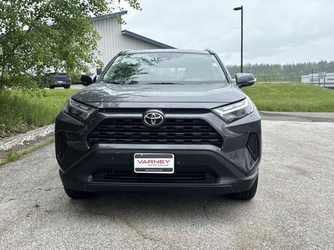 Used 2025 Toyota RAV4 XLE AWD/4WD image 2