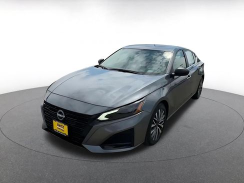 Used 2026 Nissan Altima 2.5 SV FWD image 5