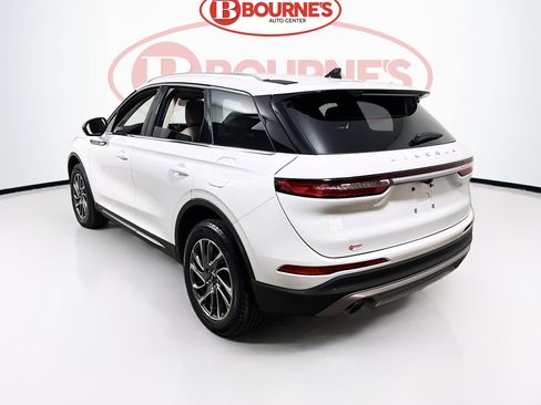 Used 2022 Lincoln Corsair AWD w/ Equipment Group 101A image 8