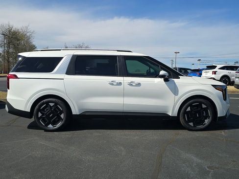 New 2026 Kia Carnival EX image 2