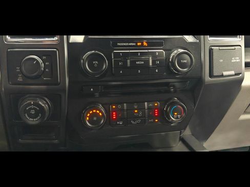 Used 2016 Ford F150 XLT w/ Equipment Group 302A Luxury image 9