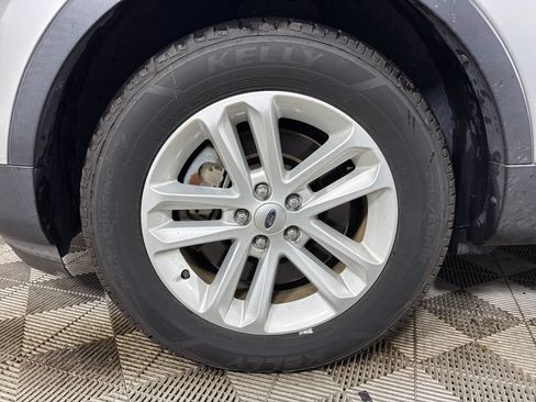 Used 2014 Ford Explorer XLT w/ Equipment Group 201A FWD image 13