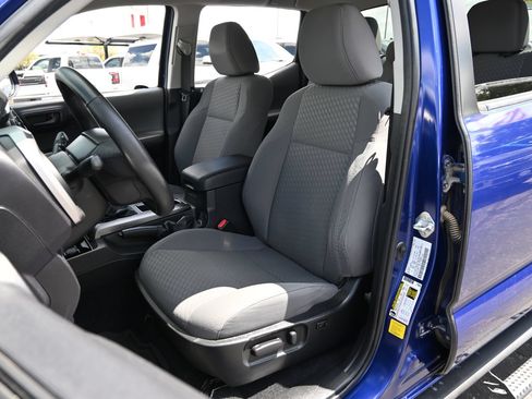 Used 2023 Toyota Tacoma SR5 RWD image 18
