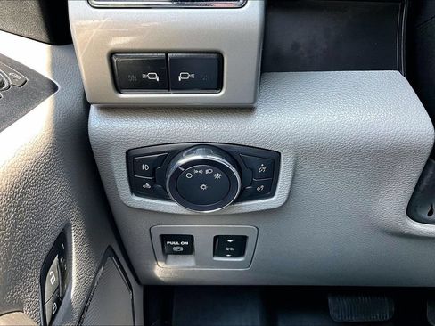 Used 2020 Ford F150 Lariat w/ Equipment Group 502A Luxury AWD/4WD image 16