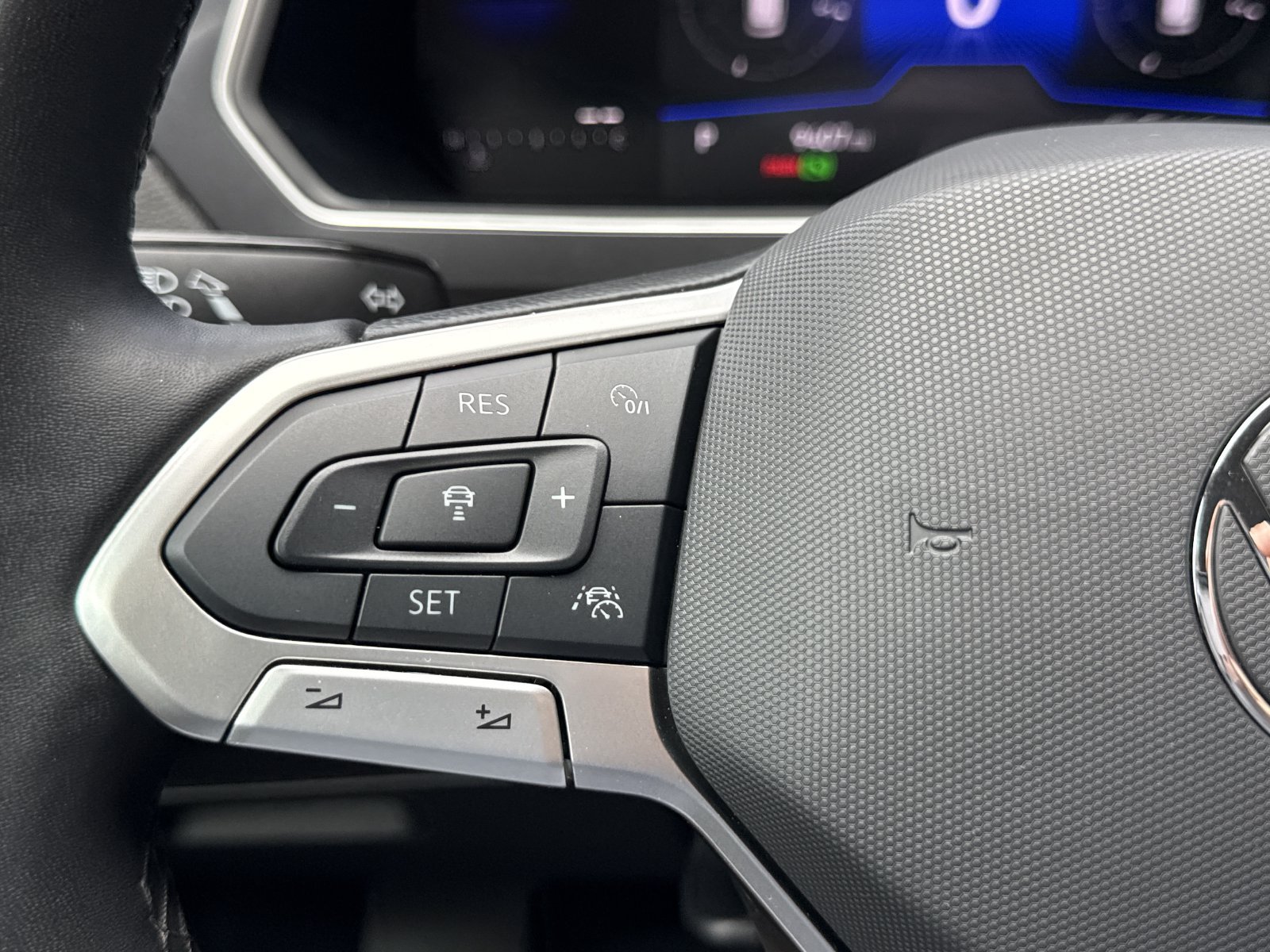 Used 2024 Volkswagen Tiguan Wolfsburg Edition FWD image 19