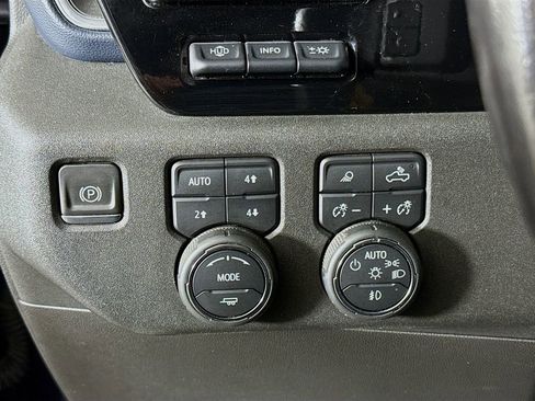 Used 2022 Chevrolet Silverado 1500 High Country w/ High Country Premium Package image 10