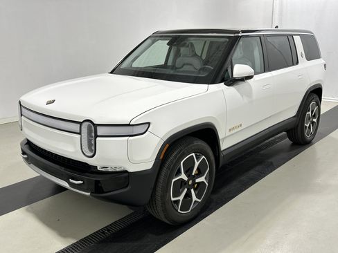 Used 2023 Rivian R1S Adventure AWD/4WD image 1