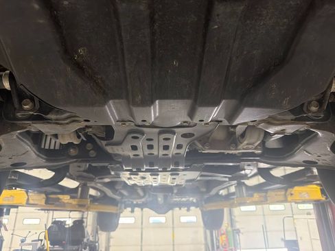 Used 2019 Nissan Titan SV AWD/4WD image 30