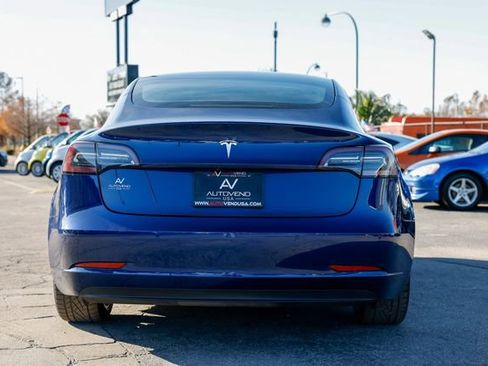 Used 2022 Tesla Model 3 Standard Range image 12