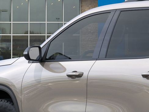 New 2026 Chevrolet Traverse Z71 image 12