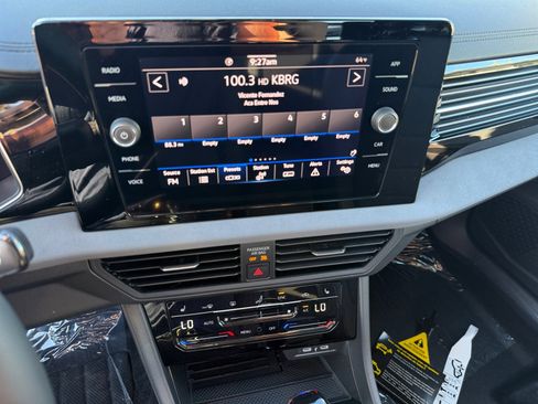 New 2026 Volkswagen Jetta SE FWD image 12