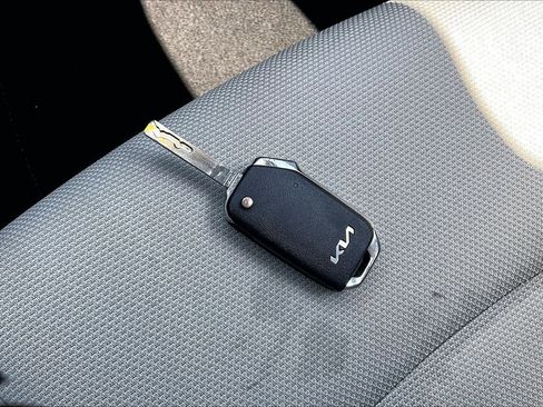 Used 2023 Kia Forte LXS w/ LXS Technology Package FWD image 28