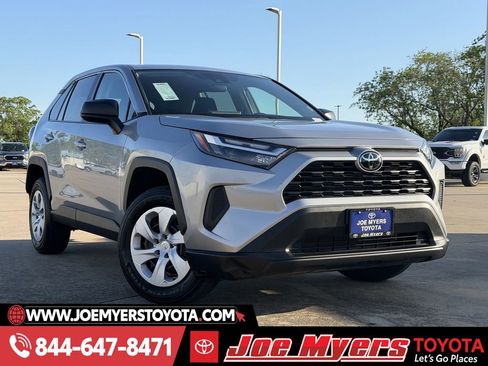 Used 2025 Toyota RAV4 LE image 2