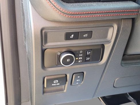Used 2024 Ford Expedition Limited AWD/4WD image 19