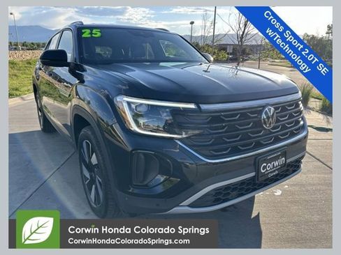 Used 2025 Volkswagen Atlas Cross Sport SE AWD/4WD image 1
