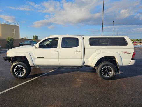 Used 2008 Toyota Tacoma PreRunner image 2