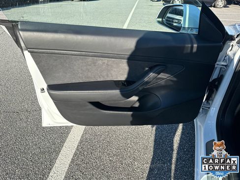 Used 2020 Tesla Model 3 Standard Range Plus image 10