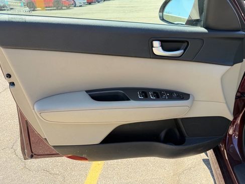 Used 2016 Kia Optima LX image 10